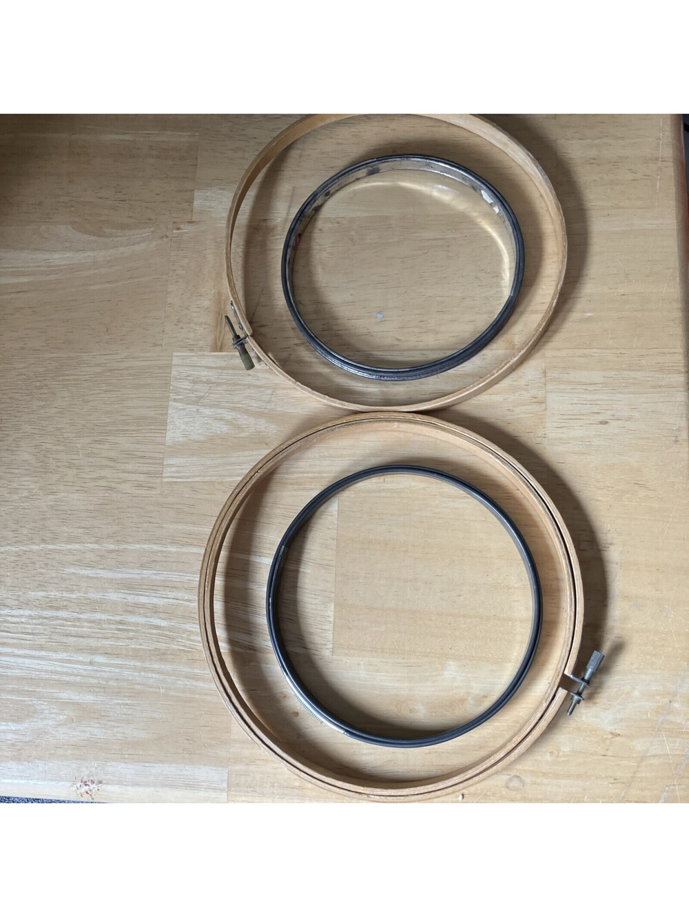 4 Embroidery Hoops , 2 Metal  2 Bamboo